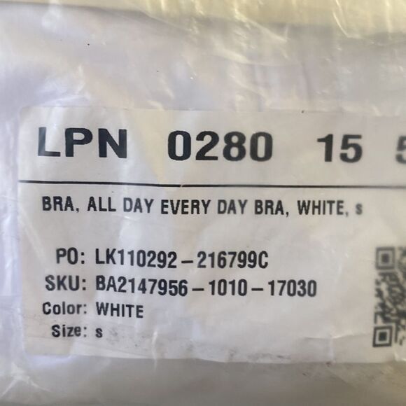 Fabletics All Day Every Day Bra White S NWT IN PACKAGING - Picture 5 of 5